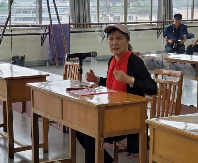  开讲|“东方夜莺”飞到自贡来了-著名歌剧、京剧表演艺术家李元华到自贡开讲授艺