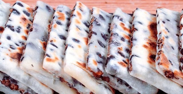  做法|红豆饼不一样的做法，外面根本买不到，简单又好吃，4分钟就出锅