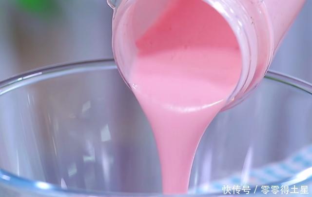 老少皆宜|甜香味美的草莓牛奶冻,烹饪简单,营养好吃,老少皆宜的美食