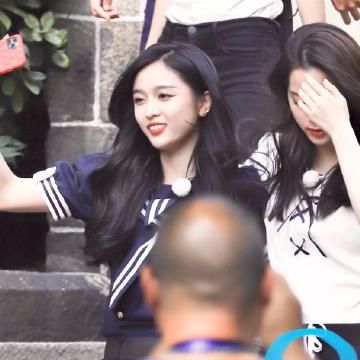  小团体|吴宣仪刚上跑男就搞小团体？全程只跟欧阳娜娜玩，不搭理baby