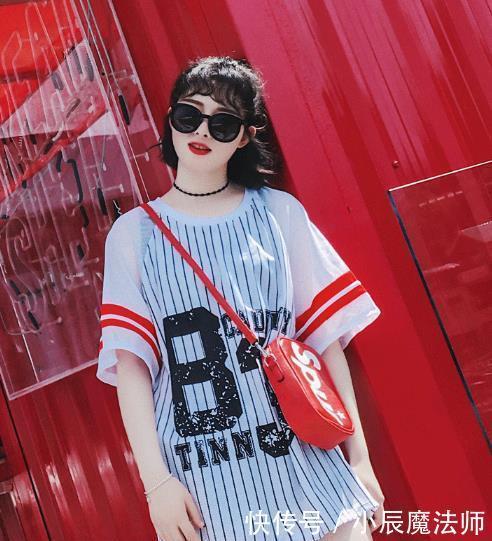 小姐姐|迷人的泳衣小姐姐，嫣然一笑的迷人气质，尽显女性美的时尚感