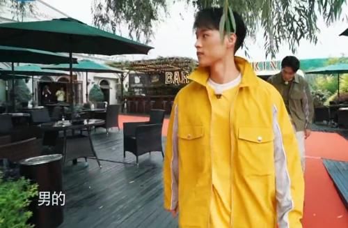  大厂|《偶像练习生》结束两年，蔡徐坤再遇大厂男孩，开口称呼让粉丝泪崩