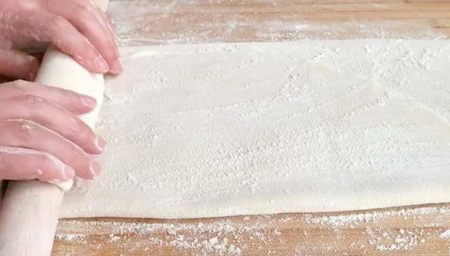 加勺|做手擀面时,和面只加水是不对的,加勺它,面条劲道爽滑不粘连