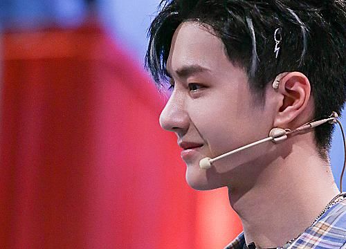  嘉宾|《街舞3》神秘嘉宾登场，张艺兴脱口而出孙红雷，王一博调侃年龄