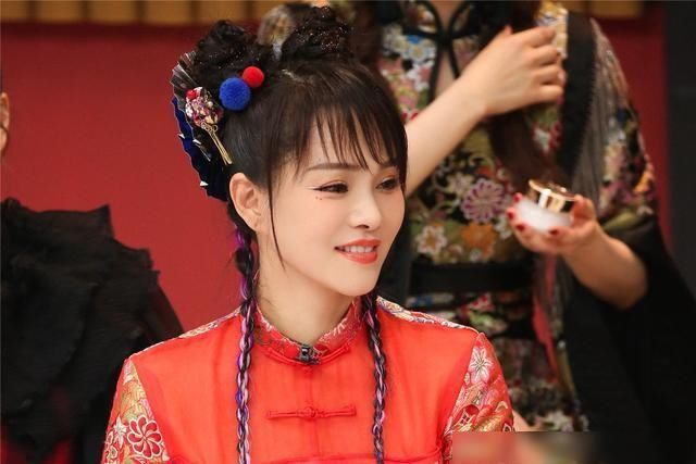  伊能静|《浪姐》的最大赢家，不是蓝盈莹、张含韵，而是不向岁月低头的她