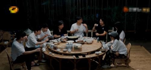  露馅|《向往4》都夸黄磊做饭好吃，欧阳娜娜直接“露馅”？网友：打扰了！