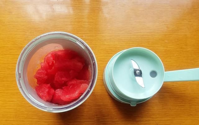  西瓜汁|西瓜买回来别直接吃，换个小花样，口味升级，清凉软嫩好消暑