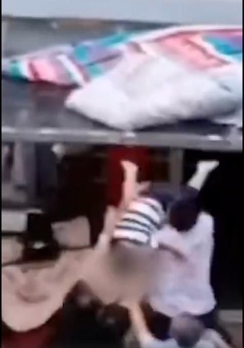  看着|江苏男童5楼坠落被男子一把接住：做人本能，不能看着小孩摔没了