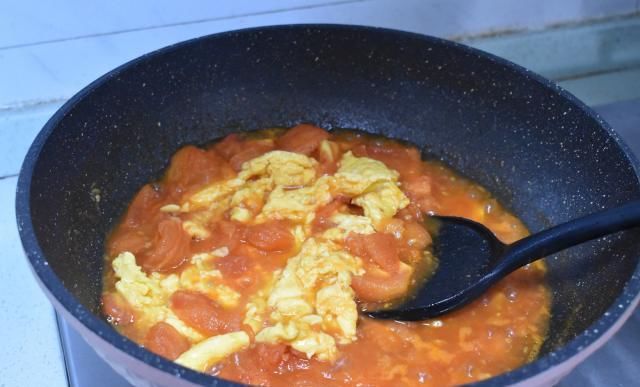 步骤|女儿三天两头就要吃这道菜,分量和步骤很关键,一大碗吃个精光