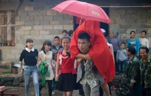  显摆|36岁弟媳朋友圈晒外孙惹怒姑姐，“女儿都被你毁了！还有脸显摆”