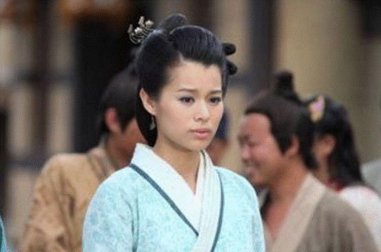  演员|李成儒的一声“老师”，对胡杏儿来说，不过是锦上添花