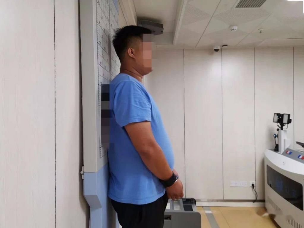 究竟|嚣张！赣州一90后男子10天花掉百万巨款，警方把他抓了，一起来看究竟……