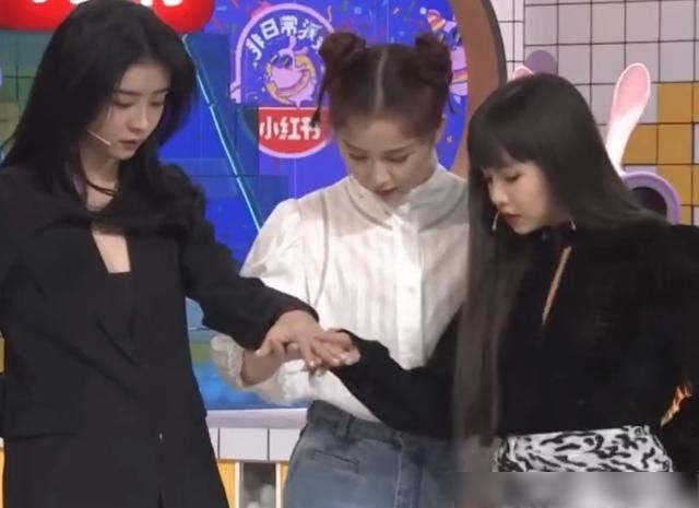  真人|《非日常派对》直播生图，失去四级美颜，THE9真人颜值太显然