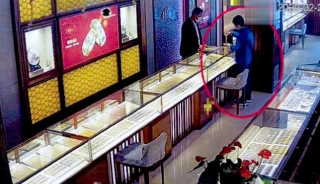 体验生活|人才！女子住五星级酒店花光30万，两次抢银行，就为了进监狱体验生活