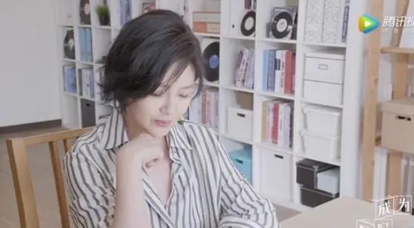  脸部|44岁大S现身录节目，发福严重被疑怀三胎，脸部僵硬让人意外