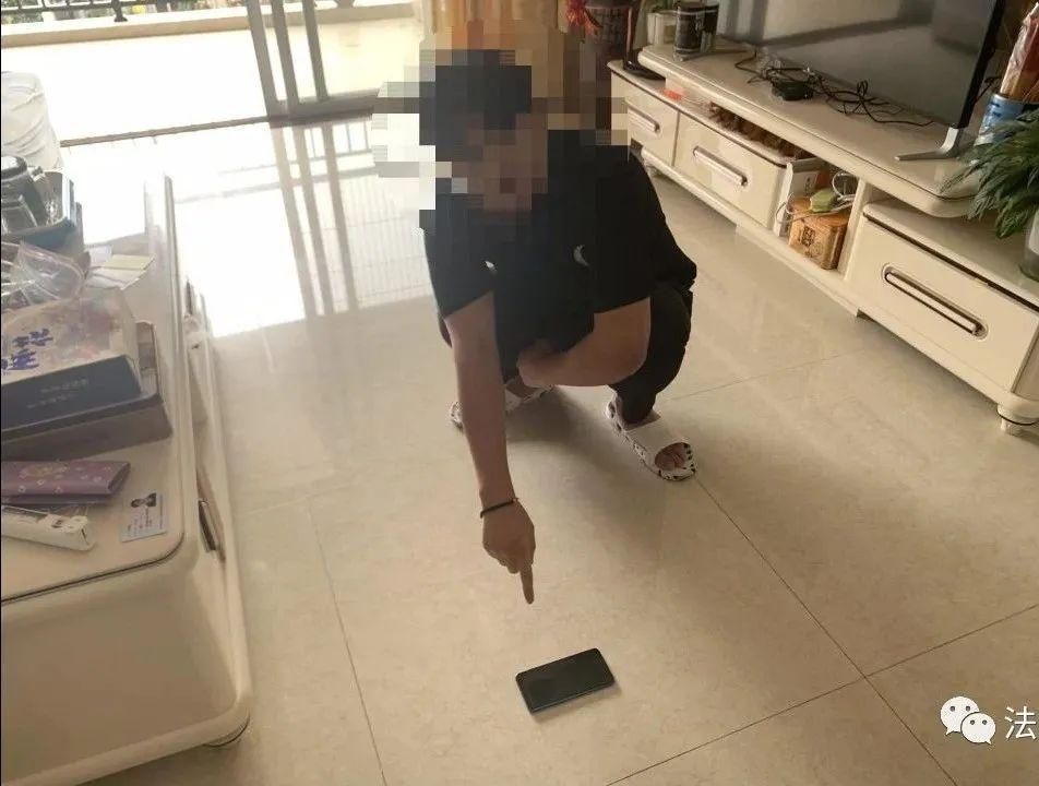 屏幕|女孩网恋“事业男”，隔着屏幕就被骗上万元！(图)