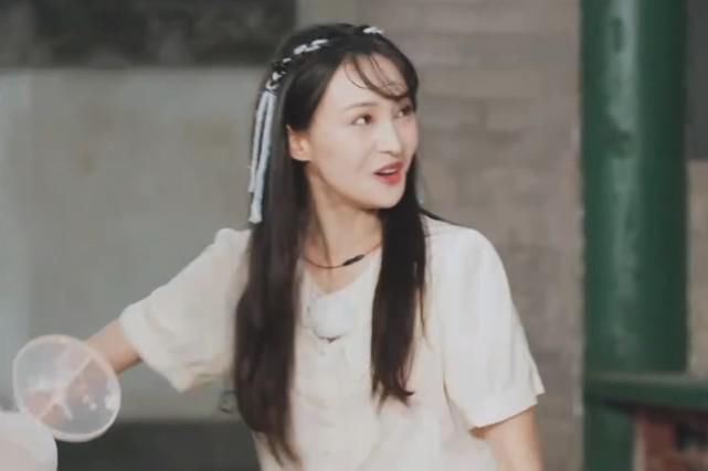  没想到|郑爽第一次见王鹤棣，谁注意她的称呼？真不是嘉宾之间的喊法