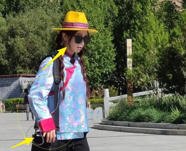  心疼|虞书欣录制综艺被偶遇，全程捂脸不让拍，得知原因心疼了