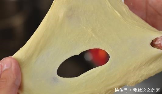 高筋面粉|特级红豆餐包,外酥内软,搭配甜而不腻的红豆馅,最适合拿来解馋