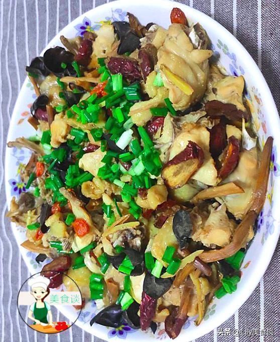 好吃|木耳跟此菜是绝配,蒸一蒸就好,营养好吃不上火,常吃提高免疫力
