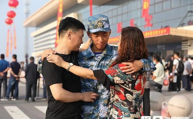  骄傲|一家人的骄傲！日照西站这一幕幕！震撼又泪目......