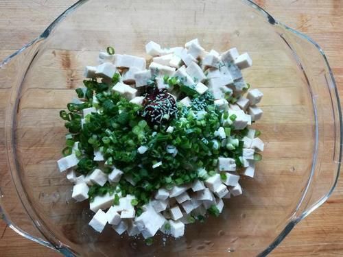  凉菜|简单又好做的家常凉菜，小葱拌豆腐，清淡爽口又嫩滑