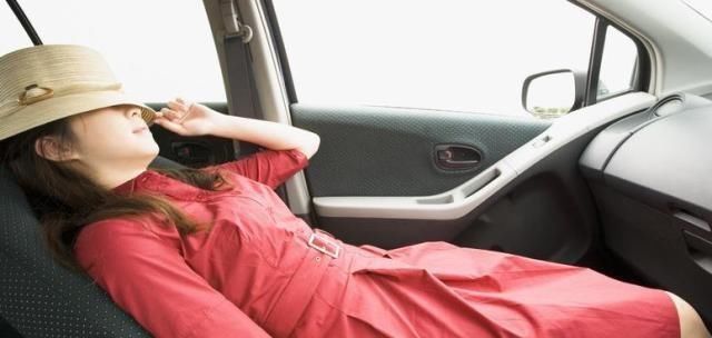  高速公路上|车主要注意，在服务区睡觉也要花钱，业主们已经蒙受了损失