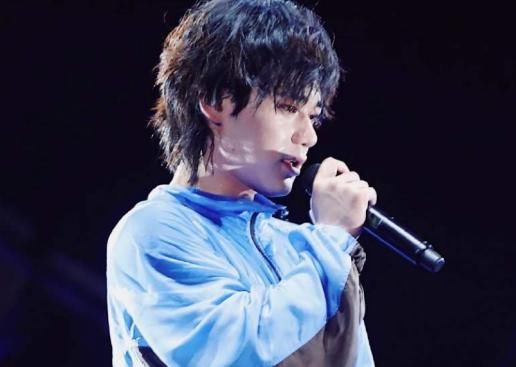  李建和|《我们的歌》第二季第一期，李建和谭咏麟唱粤语歌，听着太难受