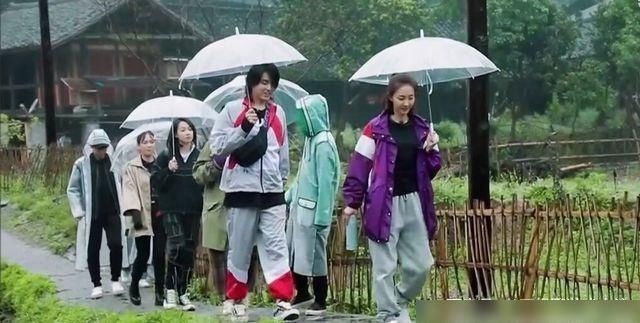  黄磊|问《向往3》黄磊问吴亦凡和张艺兴年龄差异