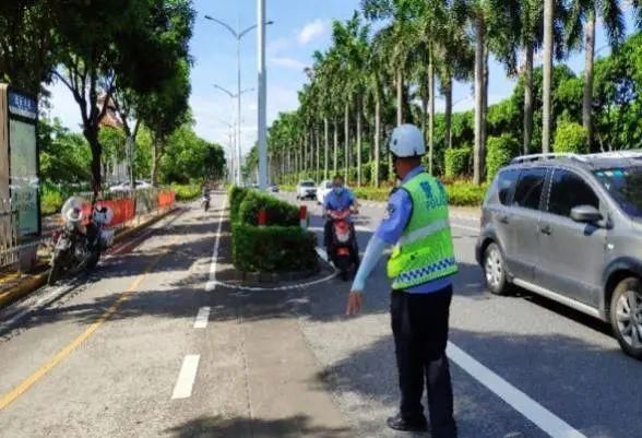 遵守交通|【创文进行时】为文明护航，他们一直在“路上”！