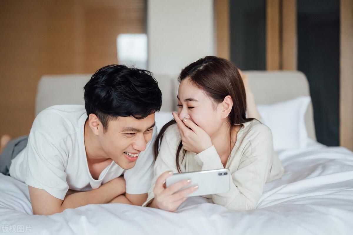 男人的生殖器颜色发黑是为什么(为什么男性私处发黑？和“同房生活”有关吗？男女都要了解下)