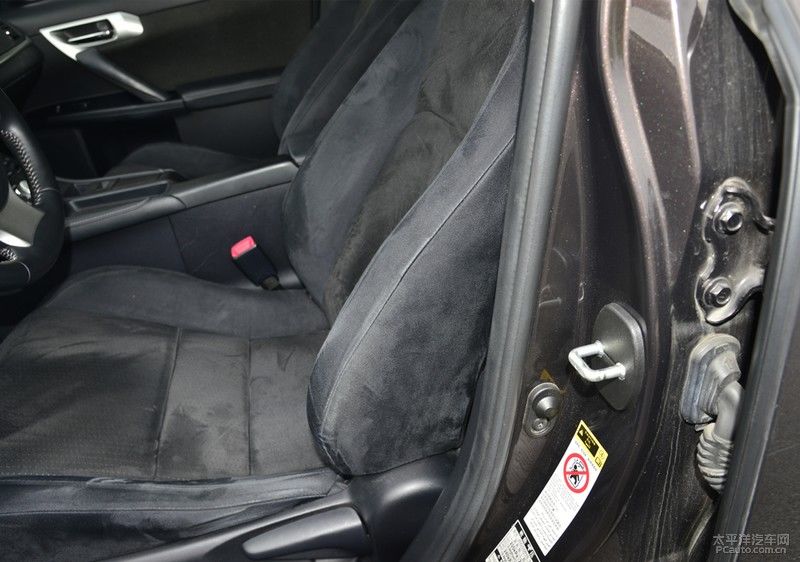  CT200h|15万元的预算 你选全新雷凌双擎还是二手CT200h