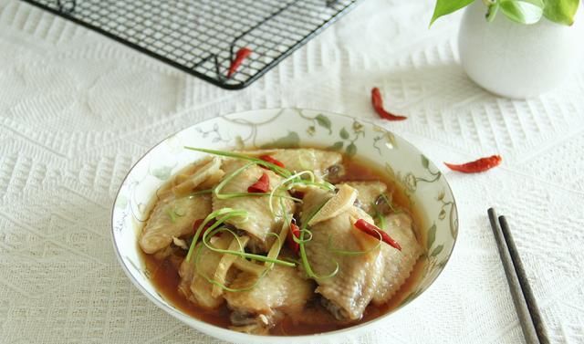 咸鲜|夏日鲜嫩清蒸鸡翅中,咸鲜不油腻,少吃油炸,多清淡!简单