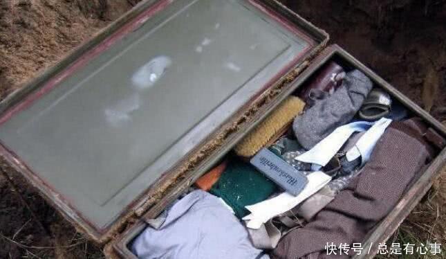 不菲|二战遗迹挖出一个弹药箱,打开后让人惊叹,最后物品应该价值不菲!
