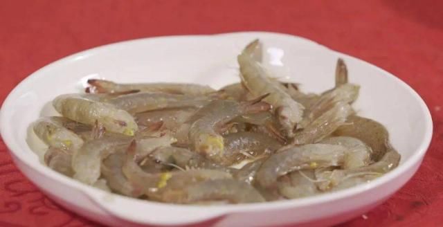 膏蟹|8月这些海鲜正当季!简单用蒜蓉蒸,只需3步,几分钟就能吃!