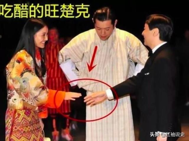  宫廷|30岁佩玛两幅面孔！宫廷晚宴时笑靥如花，面对不丹国王依旧高冷