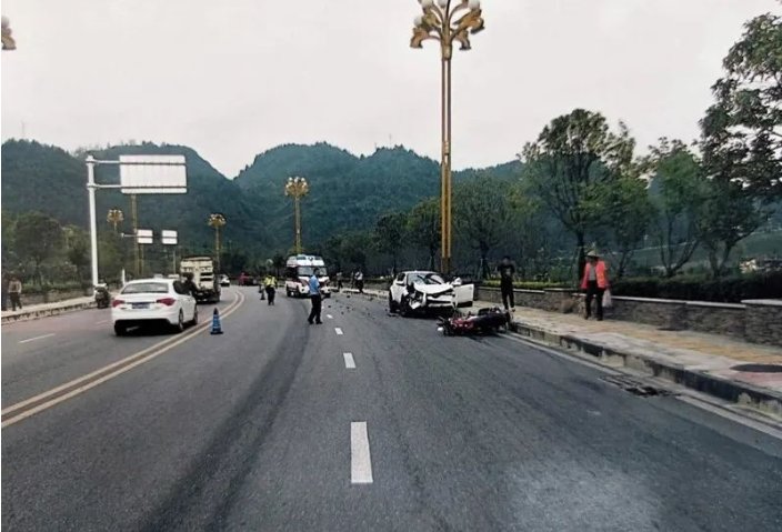  争分夺秒|德江交警与“死神”抢人，争分夺秒护送伤者及时就医