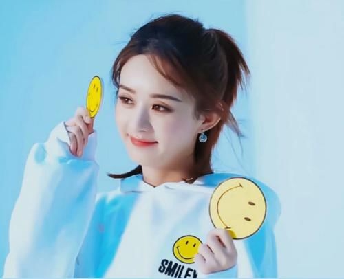  赵丽颖|刘宇宁参加《中餐厅》，其他人都穿短袖，唯独赵丽颖不一样