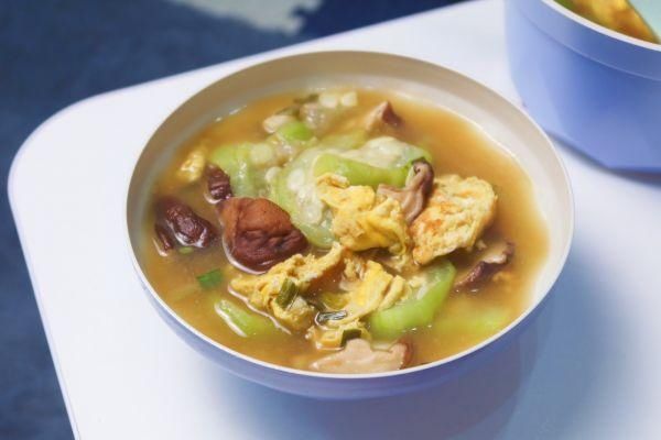  丝瓜|减脂期必吃??丝瓜蘑菇汤?暖胃又好喝