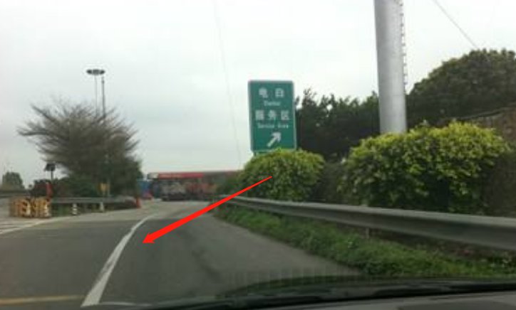  不合理的电|“最牛”摄像头终于拆了，一年罚款2000多万，车主：早就该拆了