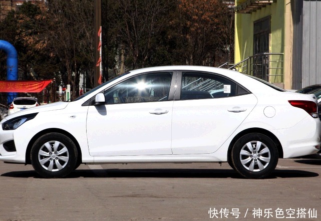 设计|又一合资车卖出“白菜价”!跌至4.79万,一箱油800KM,家用首选