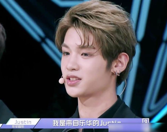  陈学冬|黄明昊成为快本常驻主持！看到回怼陈学冬这一幕，网友直呼不意外