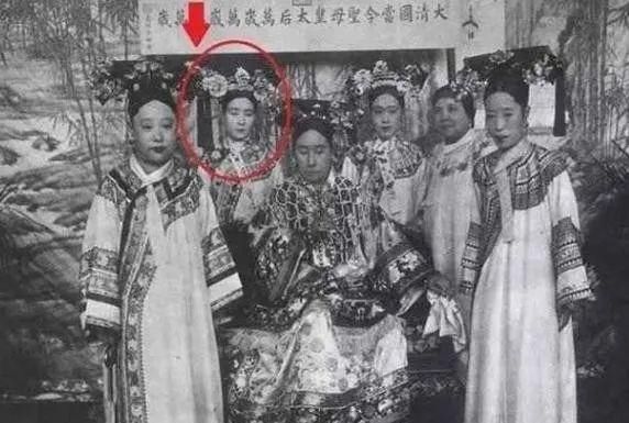 嫁给|慈禧的最美御前宫女:精通八国语言清朝灭亡后嫁给了美国人