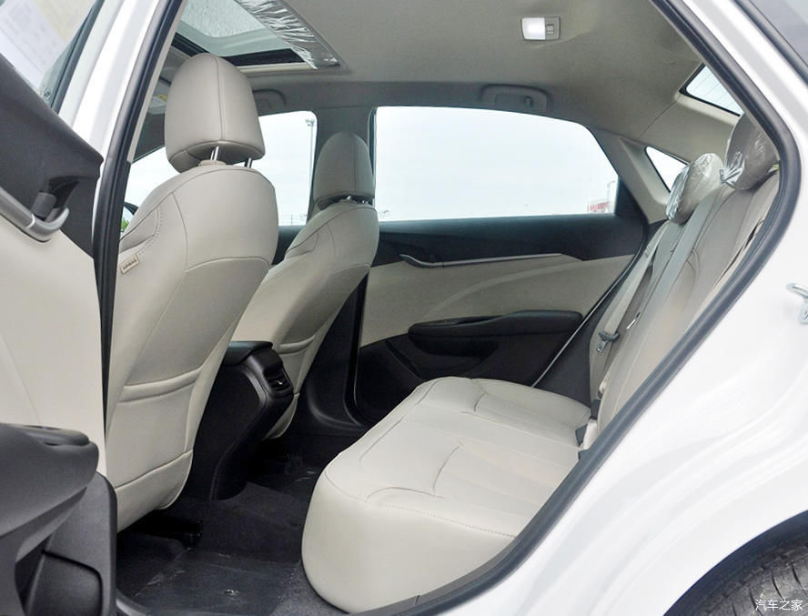  降至|别克英朗从11.99万降至7.79万，性价比到位，还买桑塔纳？