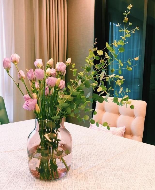 生长|在水中生长的桔梗花，如此还能延长花期？有技巧喔