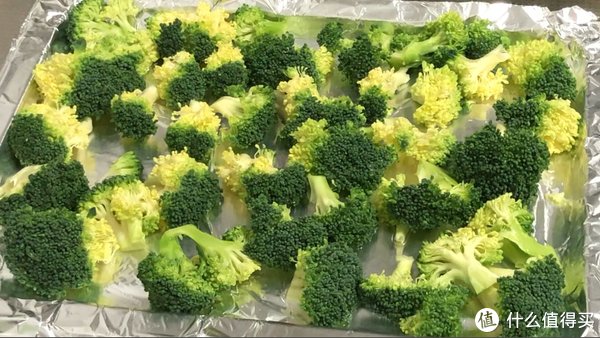  西兰花|西兰花不炒了，今天来个简单做法，一顿2盆不够吃