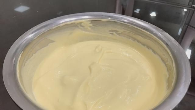  软嫩|做电饭锅蛋糕，不需要加酵母，一样可以做出鲜香、软嫩的蛋糕