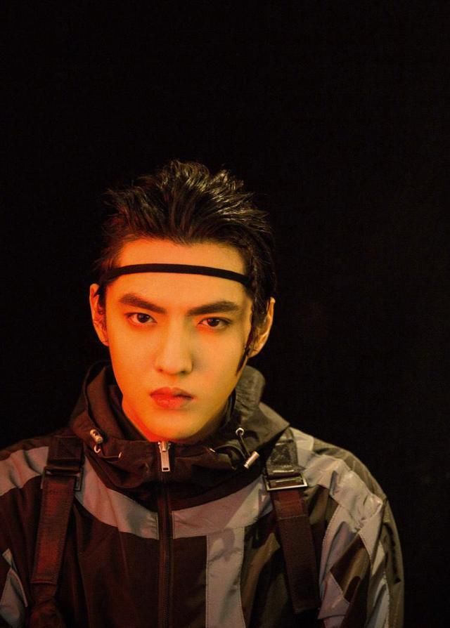  吴亦凡|说唱选手歌词放狠话,吴亦凡霸气回应:我不在这节目都不会出现