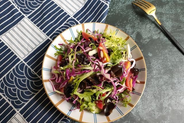  紫甘蓝|饭店的大拌菜为啥好吃，料汁比例是关键，教你做，酸甜可口不上火