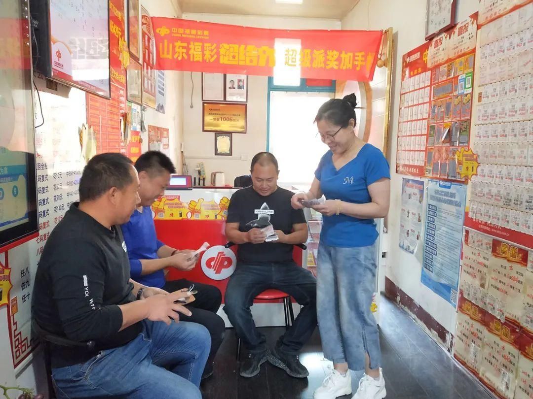 双色球一等奖|双色球发来节日贺礼!龙口彩友喜中一等奖948万!